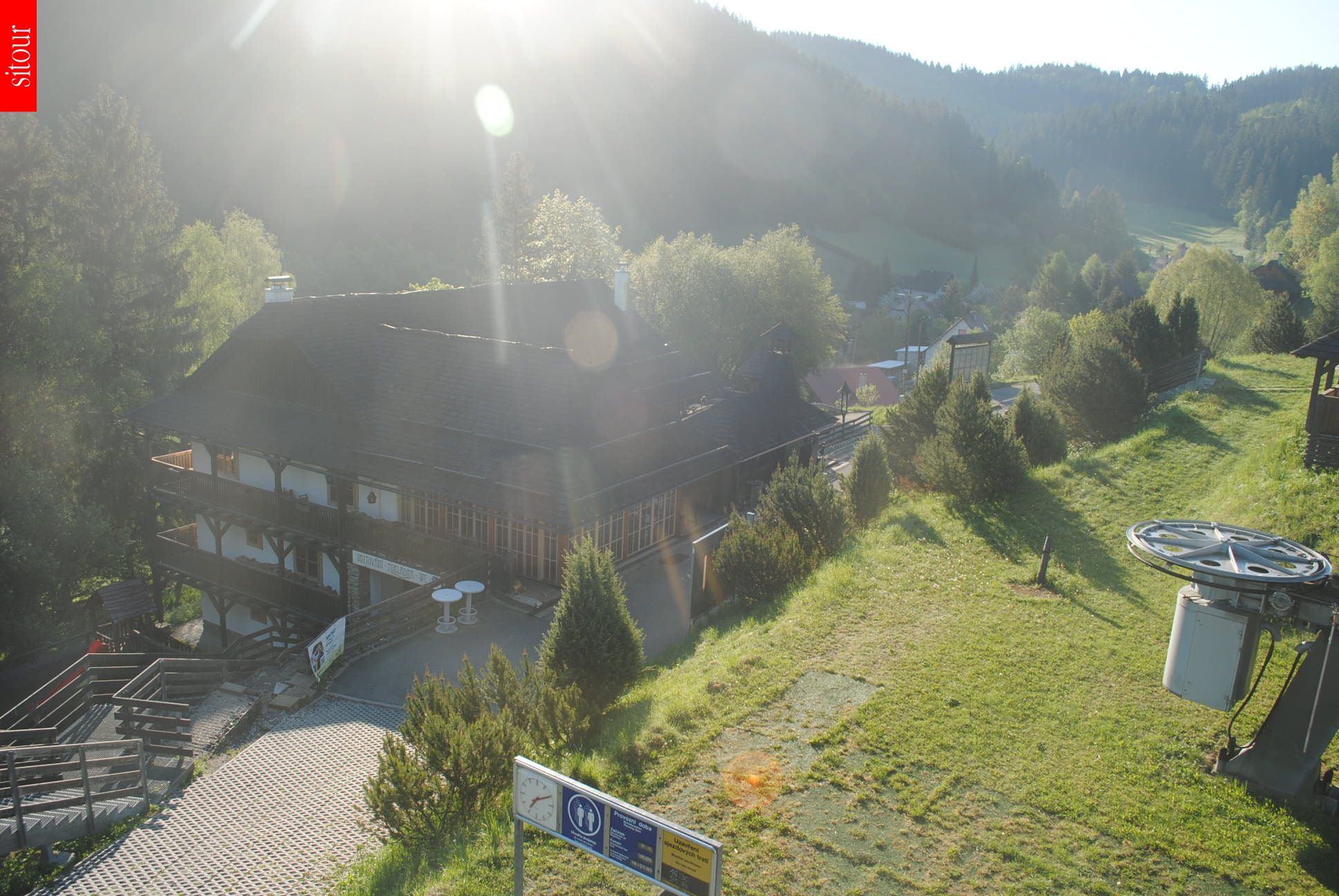 http://exports.holidayinfo.cz/loc_cams_lastimage.php?dc=4pfdtrm36c7ut2iv&camid=3082